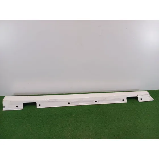 Faldon Lateral para Mercedes-Benz Clase A (W176)