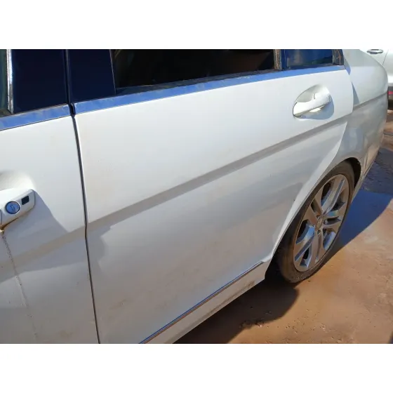 Puerta Trasera Izquierda para Mercedes-Benz Clase C (W204)