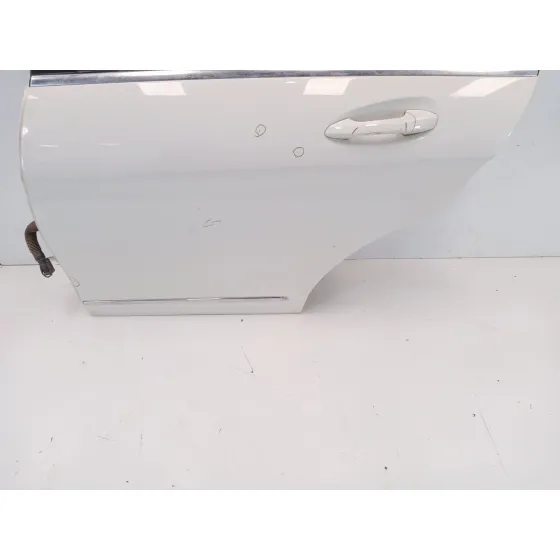 Puerta Trasera Izquierda para Mercedes-Benz Clase C (W204)