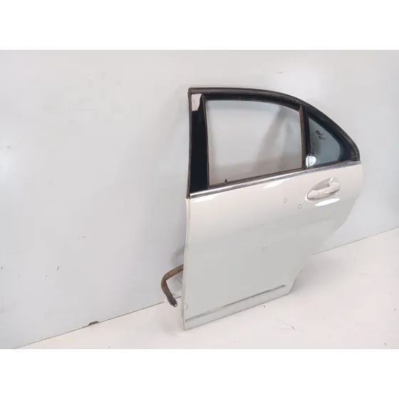 Puerta Trasera Izquierda para Mercedes-Benz Clase C (W204)