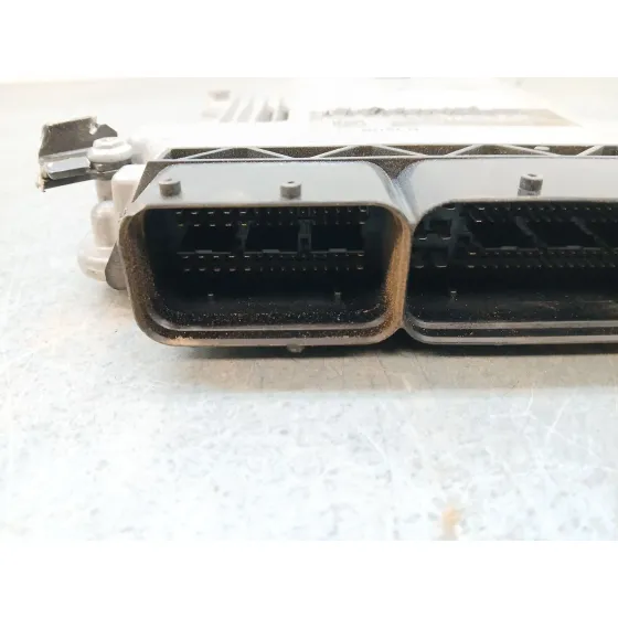 Centralita Motor Uce para Audi A4 B8 (8K2)