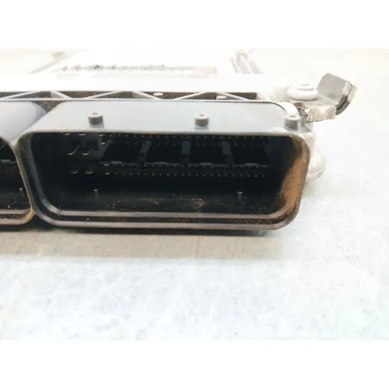 Centralita Motor Uce para Audi A4 B8 (8K2)