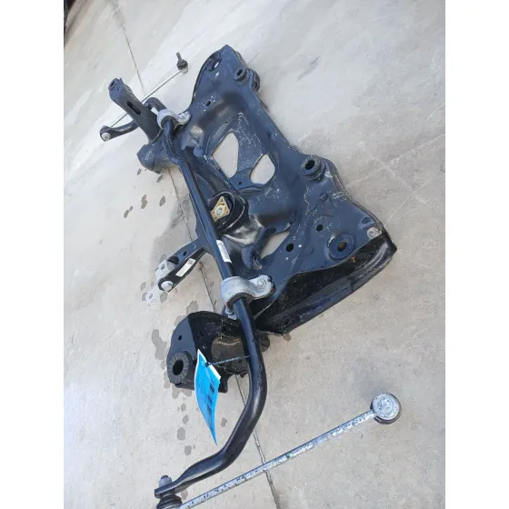 Puente Delantero para Audi Q3 Sportback (F3N)