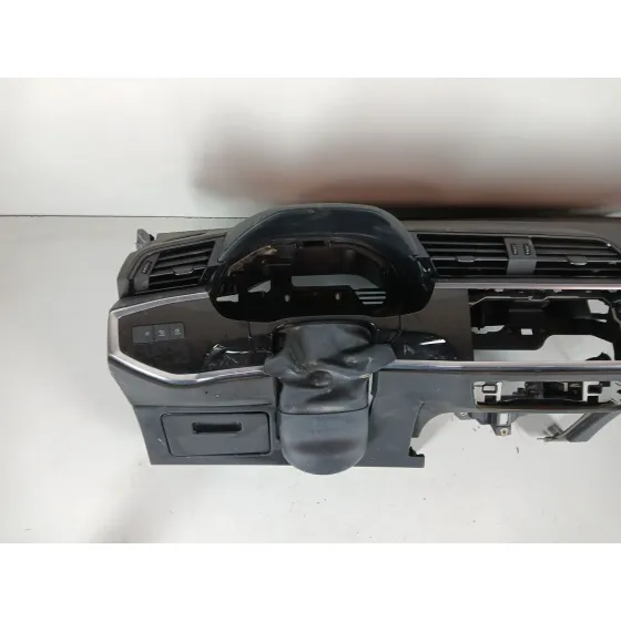 Salpicadero para Audi Q3 Sportback (F3N)