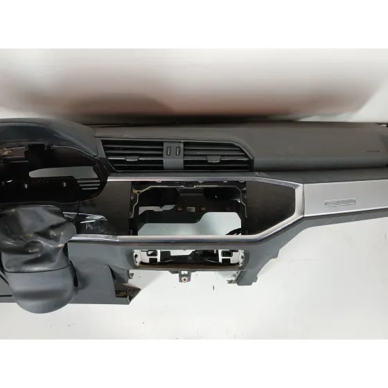Salpicadero para Audi Q3 Sportback (F3N)