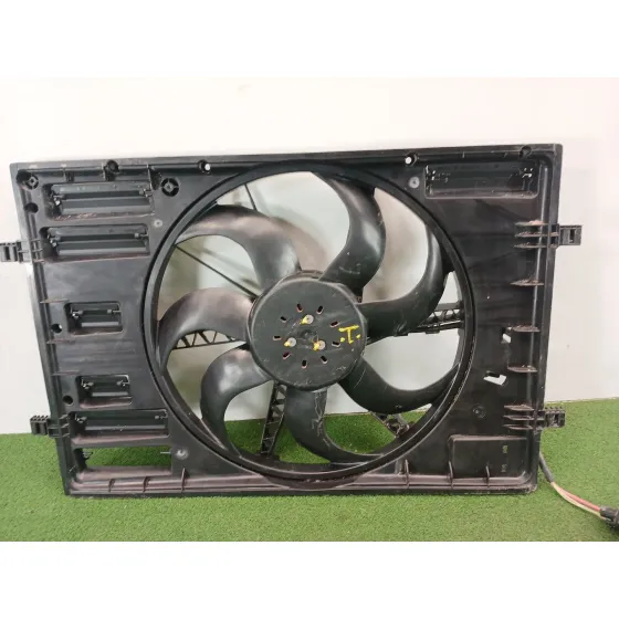 Electroventilador para Audi Q3 Sportback (F3N)