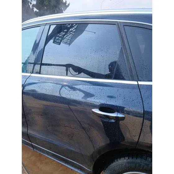 Puerta Trasera Izquierda para Audi Q5 (8Rb)