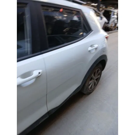 Puerta Trasera Izquierda para Kia Stonic (Yb)