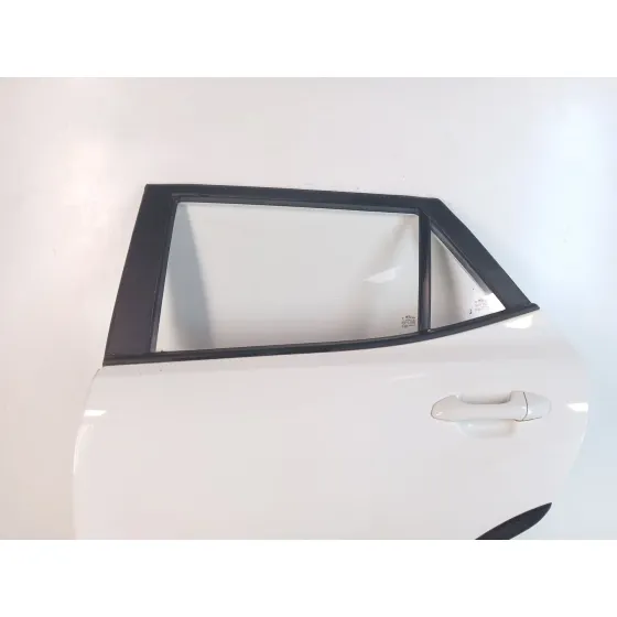 Puerta Trasera Izquierda para Kia Stonic (Yb)