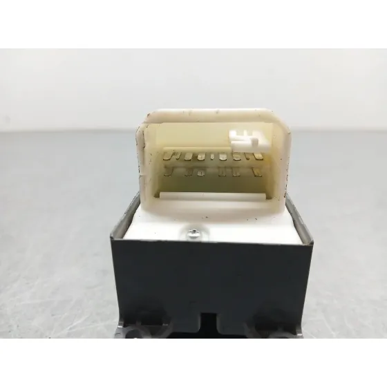 Mando Elevalunas Delantero Izquierdo para Toyota Yaris (_P13_)