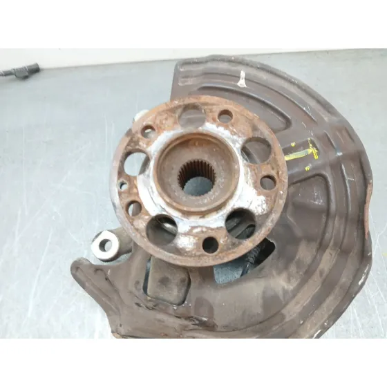 Mangueta Delantera Izquierda para Mercedes-Benz Clase B (W246)