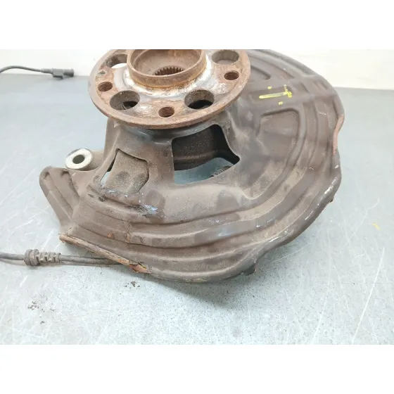 Mangueta Delantera Izquierda para Mercedes-Benz Clase B (W246)