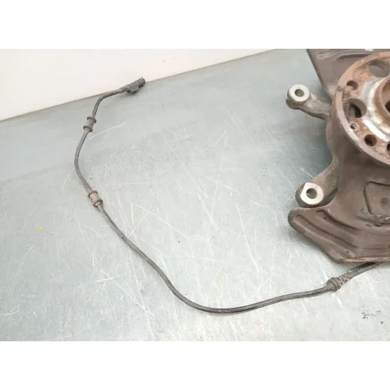 Mangueta Delantera Izquierda para Mercedes-Benz Clase B (W246)