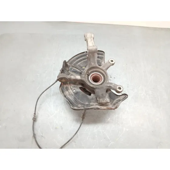 Mangueta Delantera Izquierda para Mercedes-Benz Clase B (W246)
