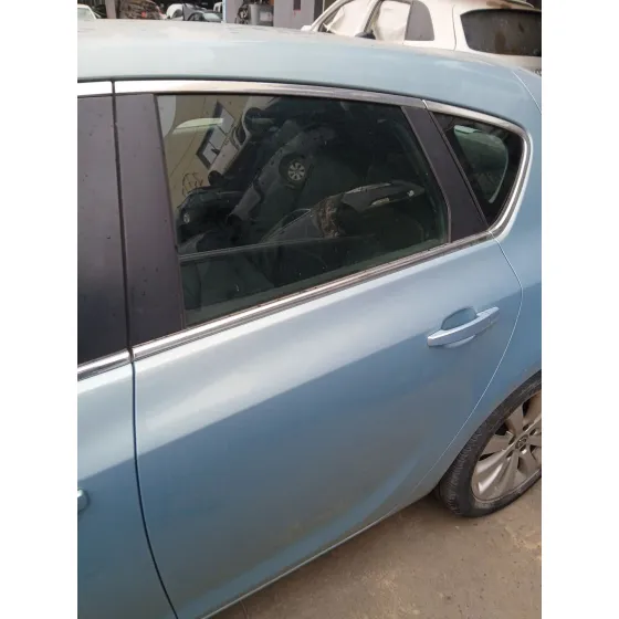 Puerta Trasera Izquierda para Opel Astra J (P10)