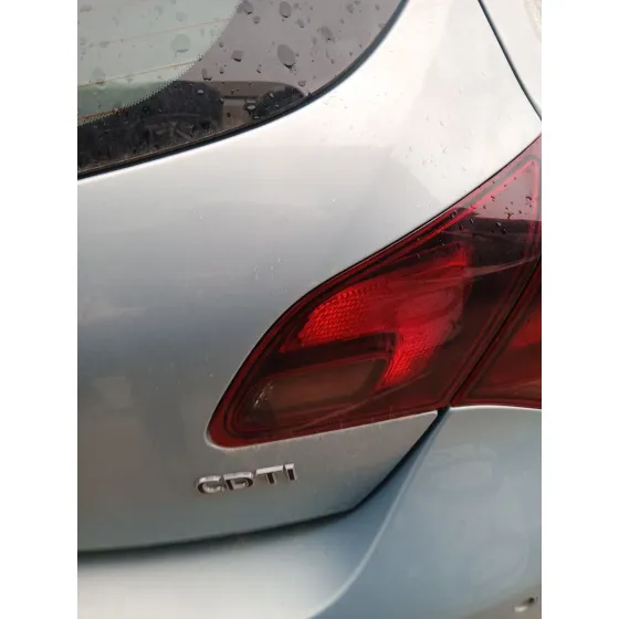 Piloto Trasero Derecho Interior para Opel Astra J (P10)