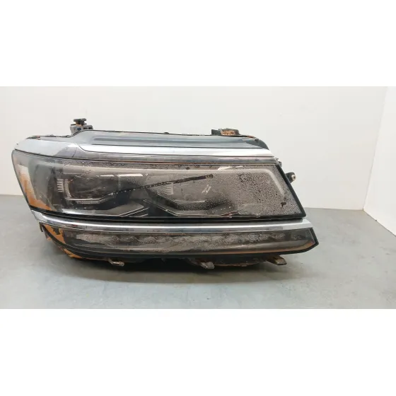 Faro Derecho para Volkswagen Tiguan (Ad1, Ax1)