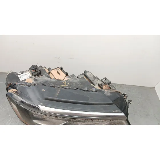 Faro Derecho para Volkswagen Tiguan (Ad1, Ax1)