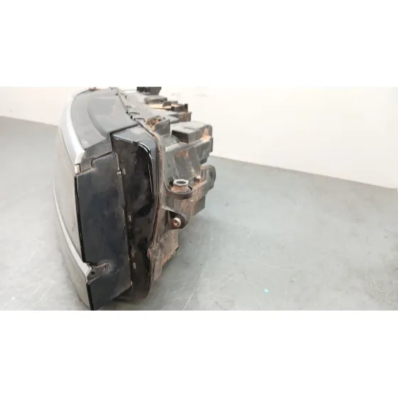 Faro Derecho para Volkswagen Tiguan (Ad1, Ax1)