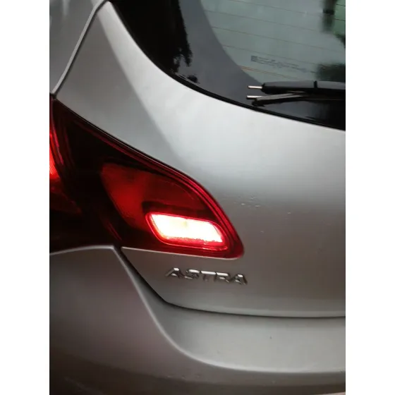 Piloto Trasero Izquierdo Interior para Opel Astra J (P10)
