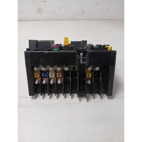 Caja Reles / Fusibles para Omoda 5
