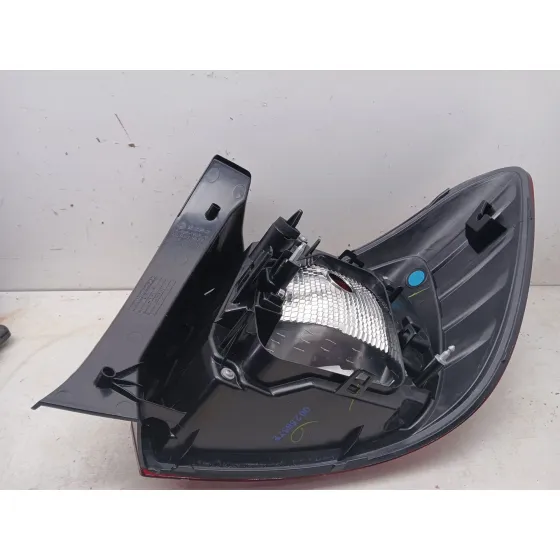 Piloto Trasero Izquierdo para Dacia Sandero