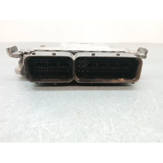 Centralita Motor Uce para Audi A3 (8P1)