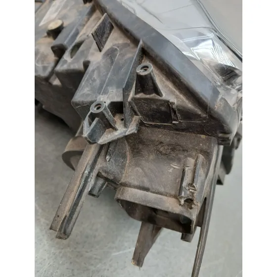 Faro Derecho para Opel Combo E Tour / Life (K9)