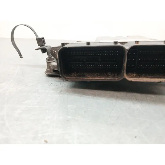 Centralita Motor Uce para Kia Carens Iv