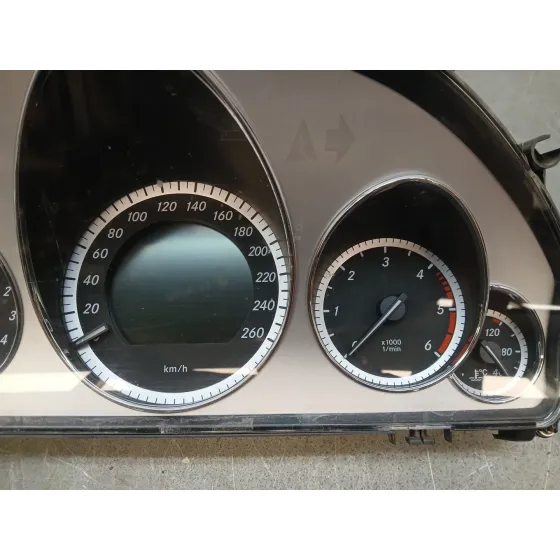 Cuadro Instrumentos para Mercedes-Benz Clase E Descapotable (A207)