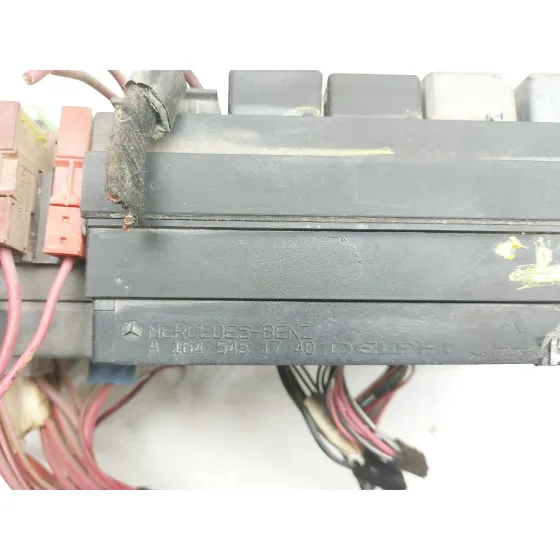 Caja Reles / Fusibles para Mercedes-Benz Clase M (W164)