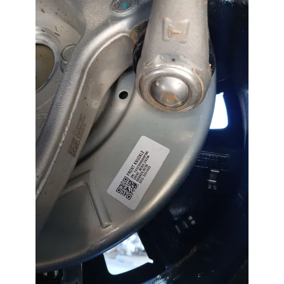 Mangueta Delantera Izquierda para Tesla Model 3