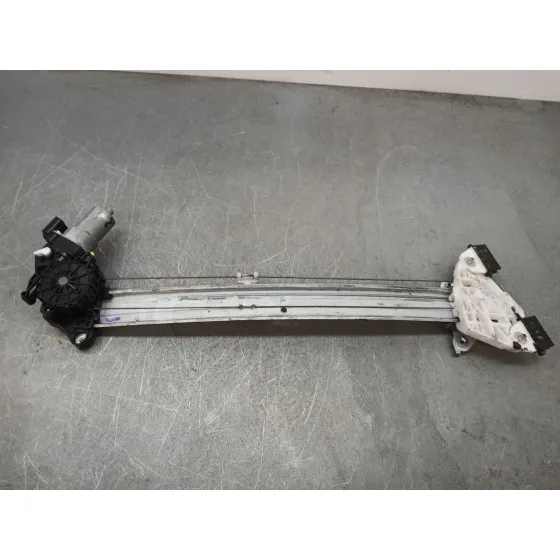 Elevalunas Delantero Izquierdo para Honda Hr-V (Ru)