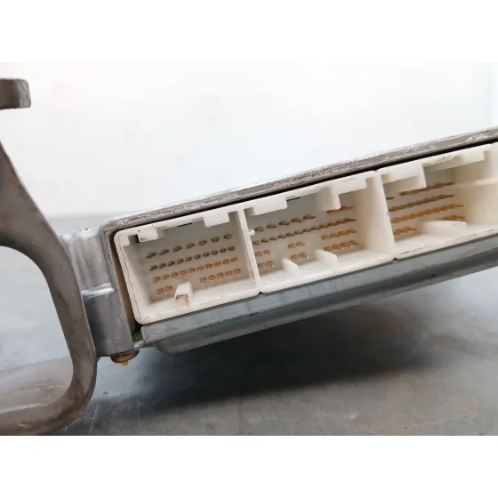 Centralita Motor Uce para Toyota Avensis Sedan (_T25_)
