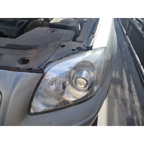 Faro Izquierdo para Toyota Avensis Sedan (_T25_)