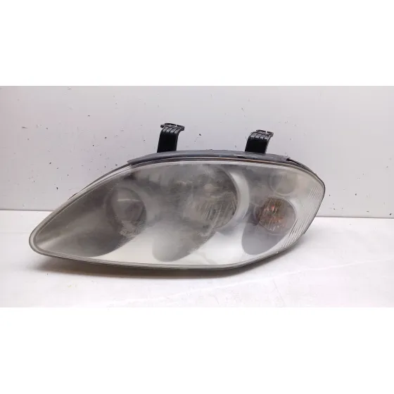 Faro Izquierdo para Ssangyong Rodius I