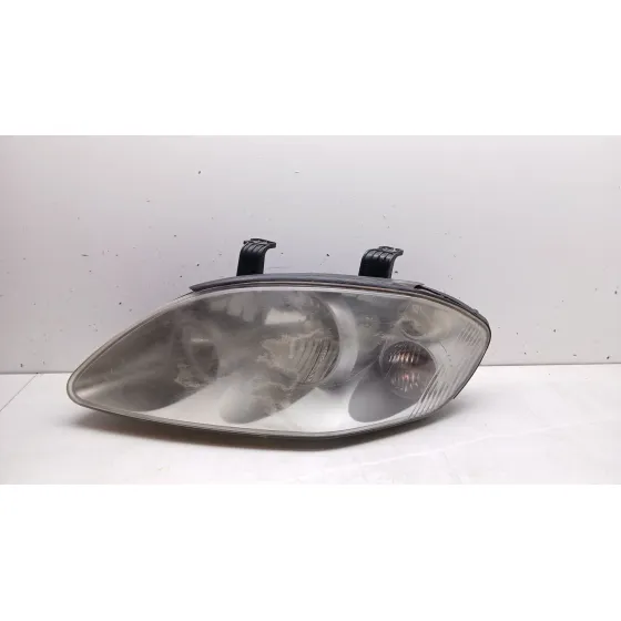 Faro Izquierdo para Ssangyong Rodius I
