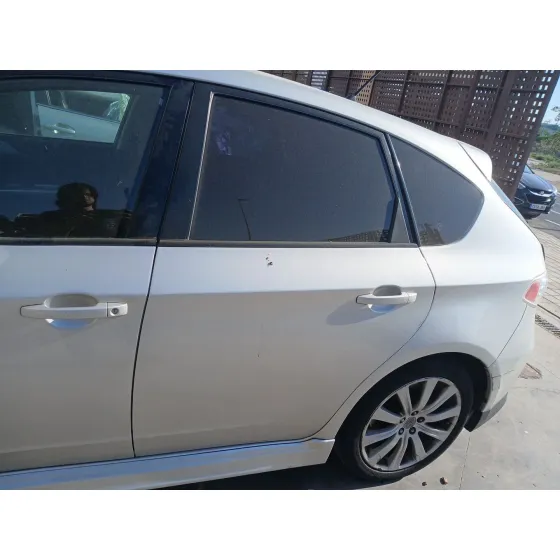 Puerta Trasera Izquierda para Subaru Impreza Hatchback (Gr, Gh, G3)