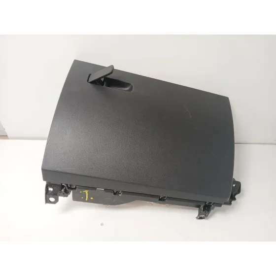 Guantera para Mercedes-Benz Gla (H247)
