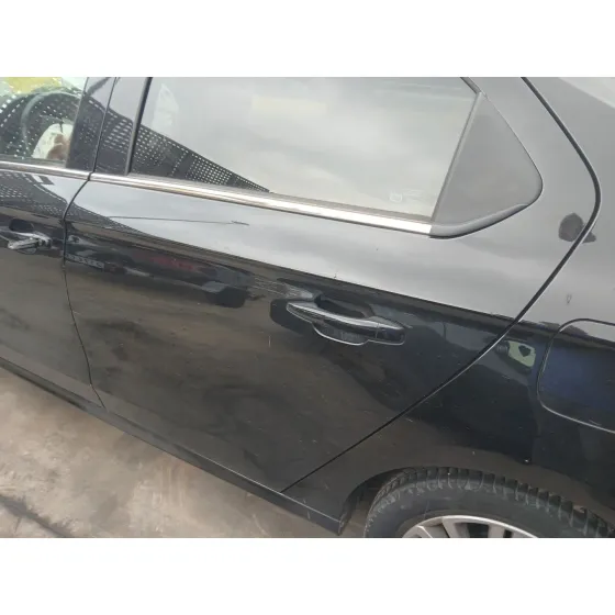 Puerta Trasera Izquierda para Citroën C-Elysee (Dd_)