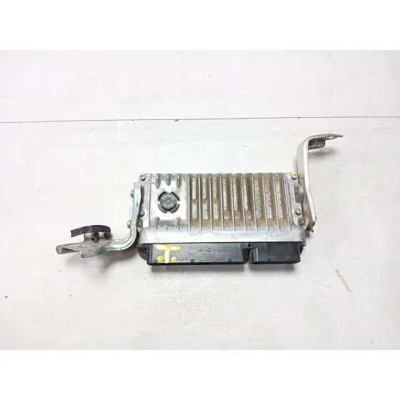 Centralita Motor Uce para Toyota Auris