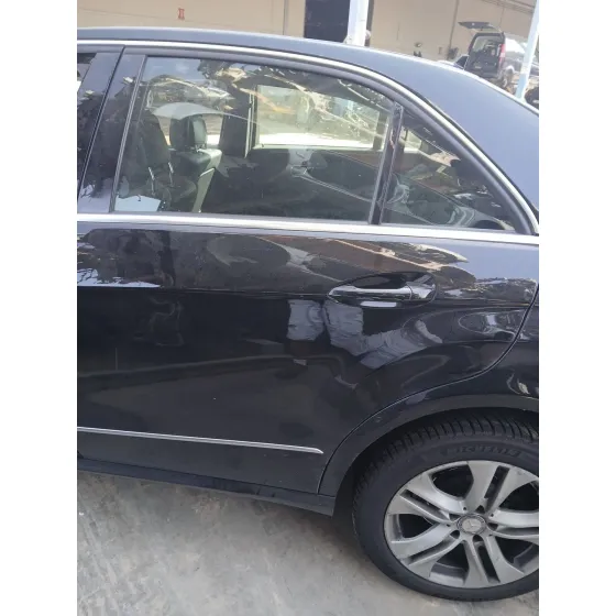 Puerta Trasera Izquierda para Mercedes-Benz Clase E (W212)
