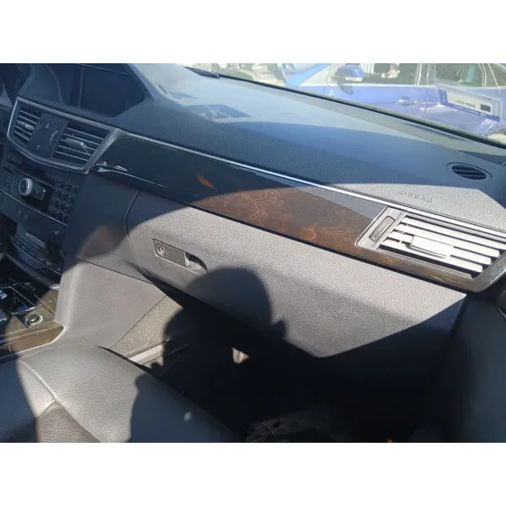 Guantera para Mercedes-Benz Clase E (W212)