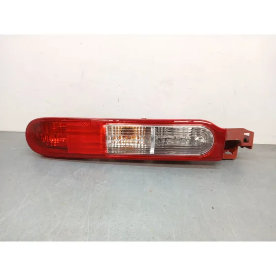 Piloto Trasero Derecho para Nissan Cube (Z12)