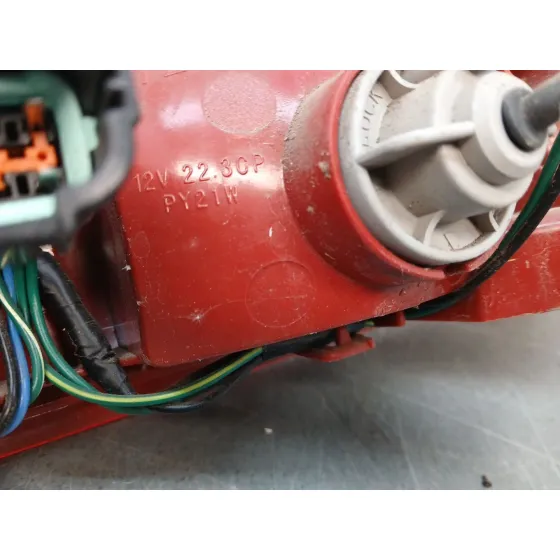 Piloto Trasero Derecho para Nissan Cube (Z12)