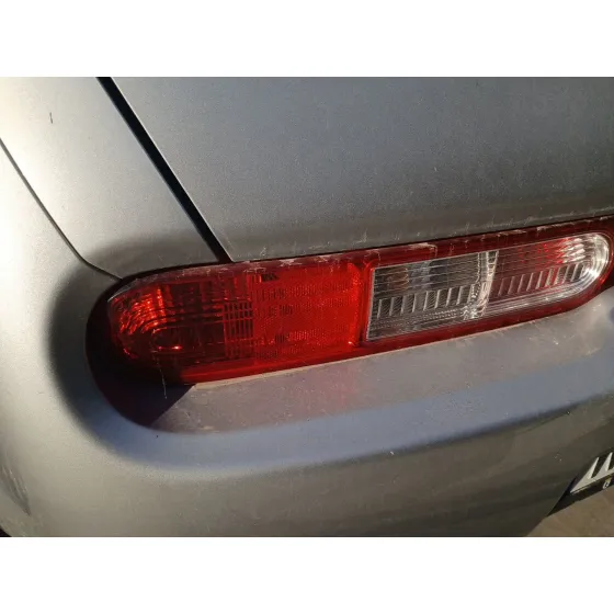 Piloto Trasero Izquierdo para Nissan Cube (Z12)
