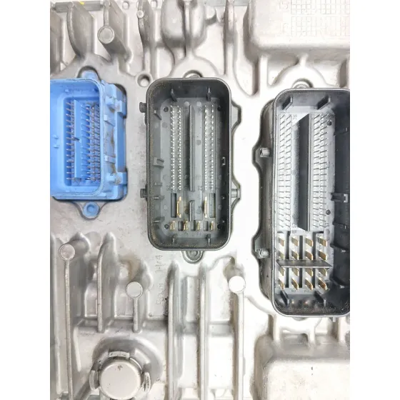 Centralita Motor Uce para Opel Astra J (P10)