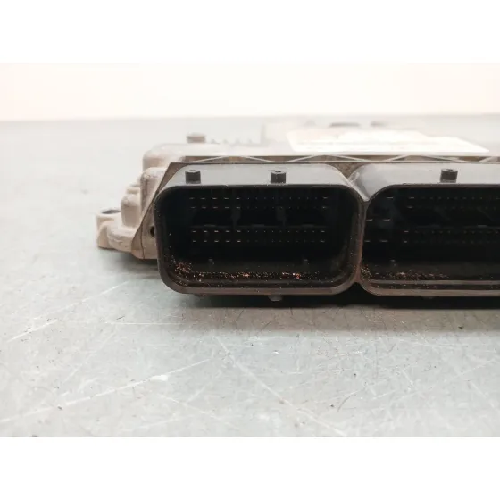 Centralita Motor Uce para Kia Carens Iv