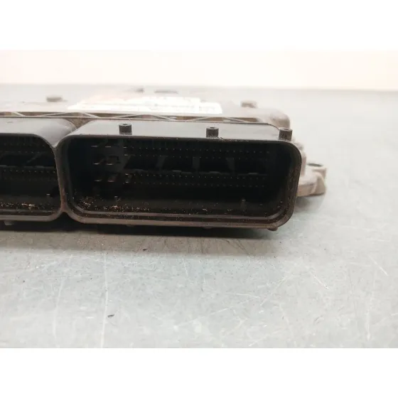 Centralita Motor Uce para Kia Carens Iv