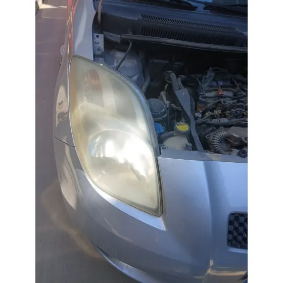 Faro Derecho para Toyota Yaris (_P9_)
